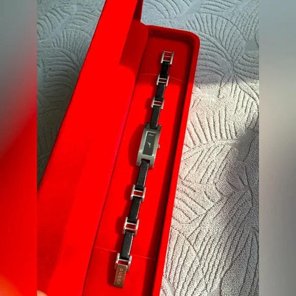 CUTE 💖ATTRACTIVE ❤️SEXY 🔥GUCCI watch 🔥